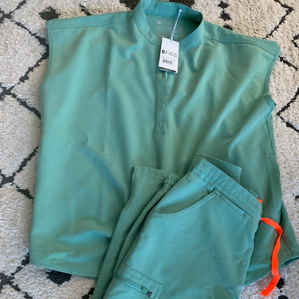 Figs Jade Scrub Set Medium Top NWT and Petite Medium Bottom USED